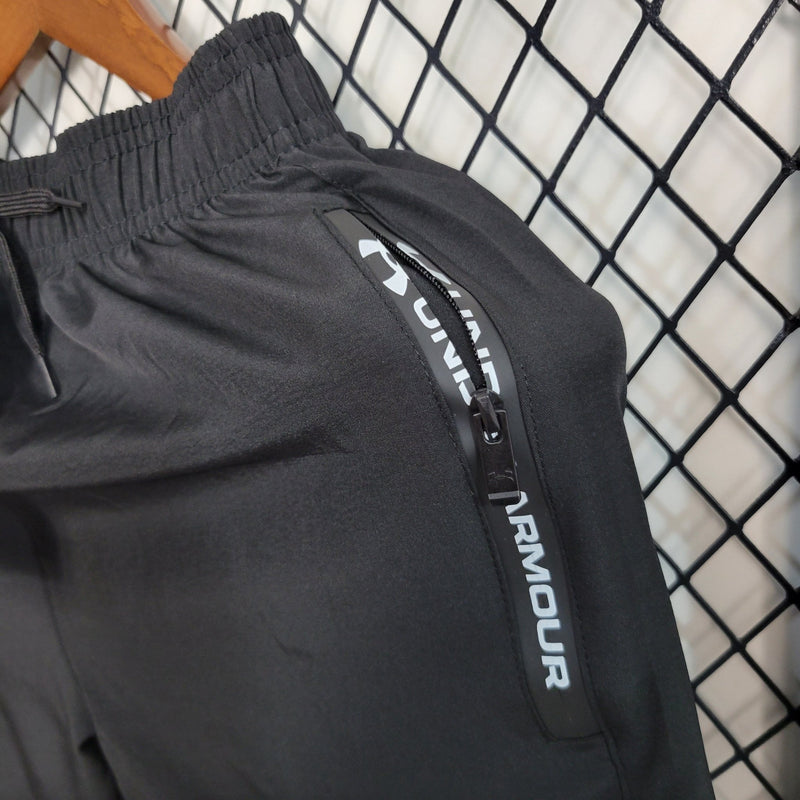 Shorts Under Armour versão preto refletivo - Boleragi Store